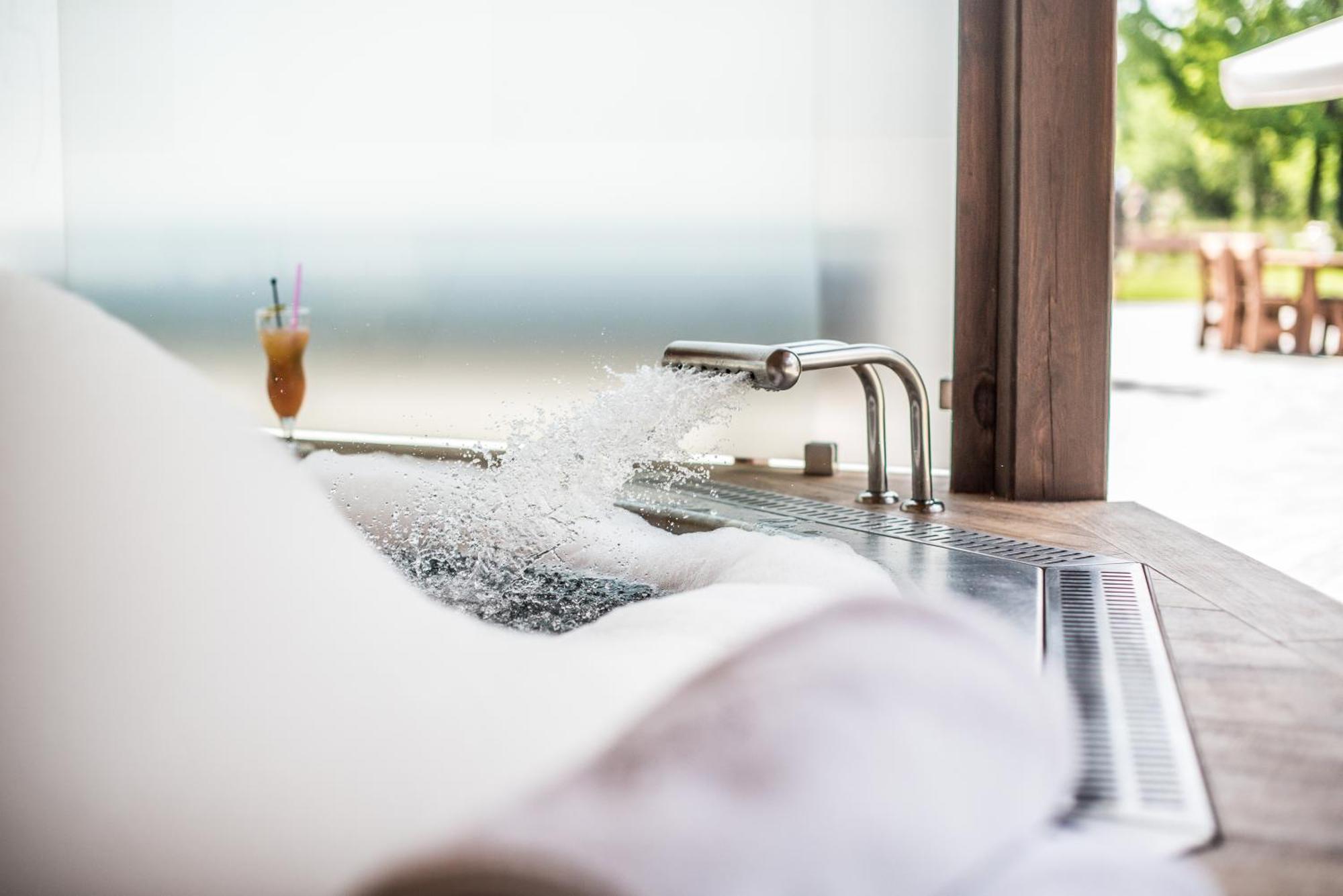 Hotel & Spa **** Kasztel Uniejow Luaran gambar