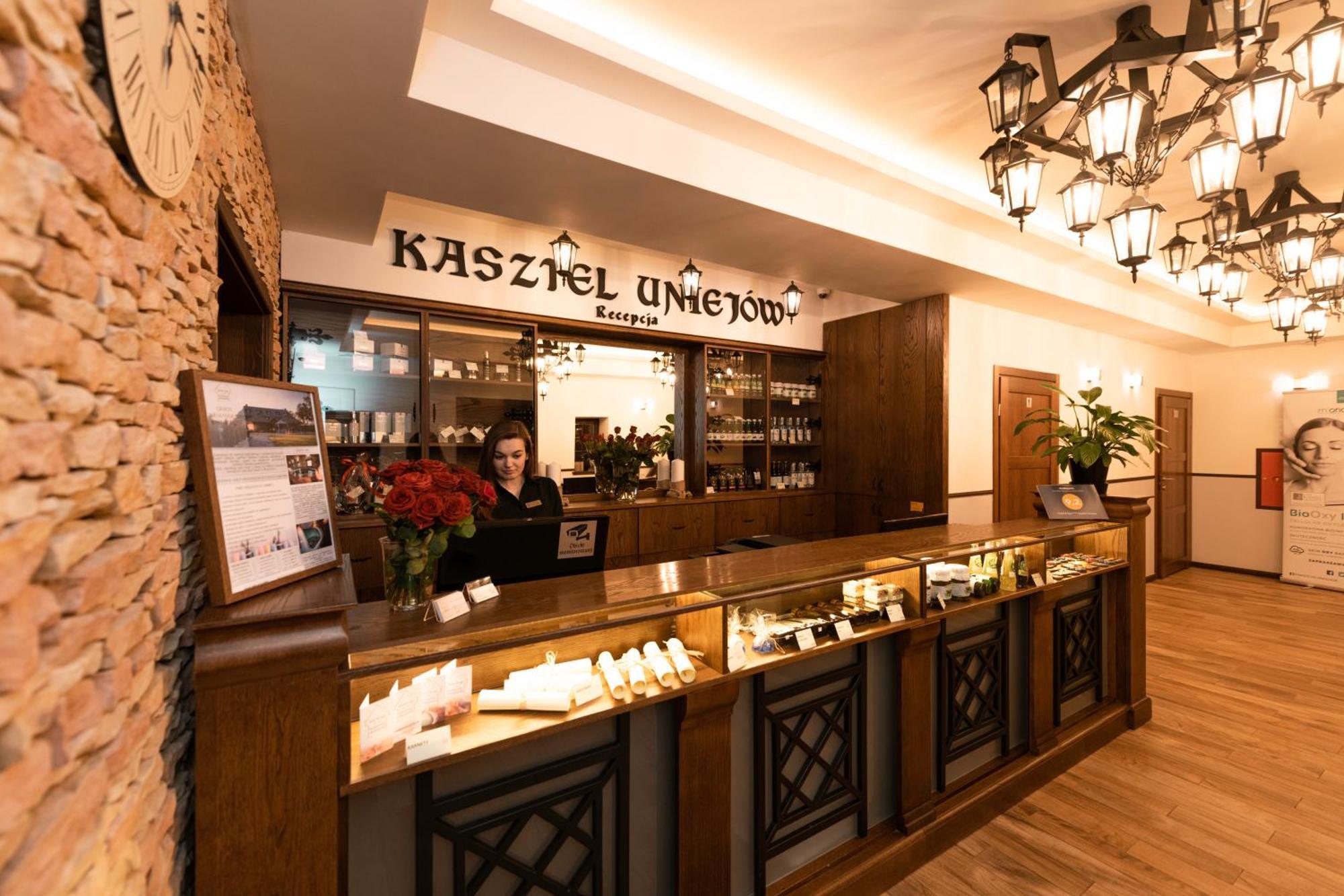 Hotel & Spa **** Kasztel Uniejow Luaran gambar