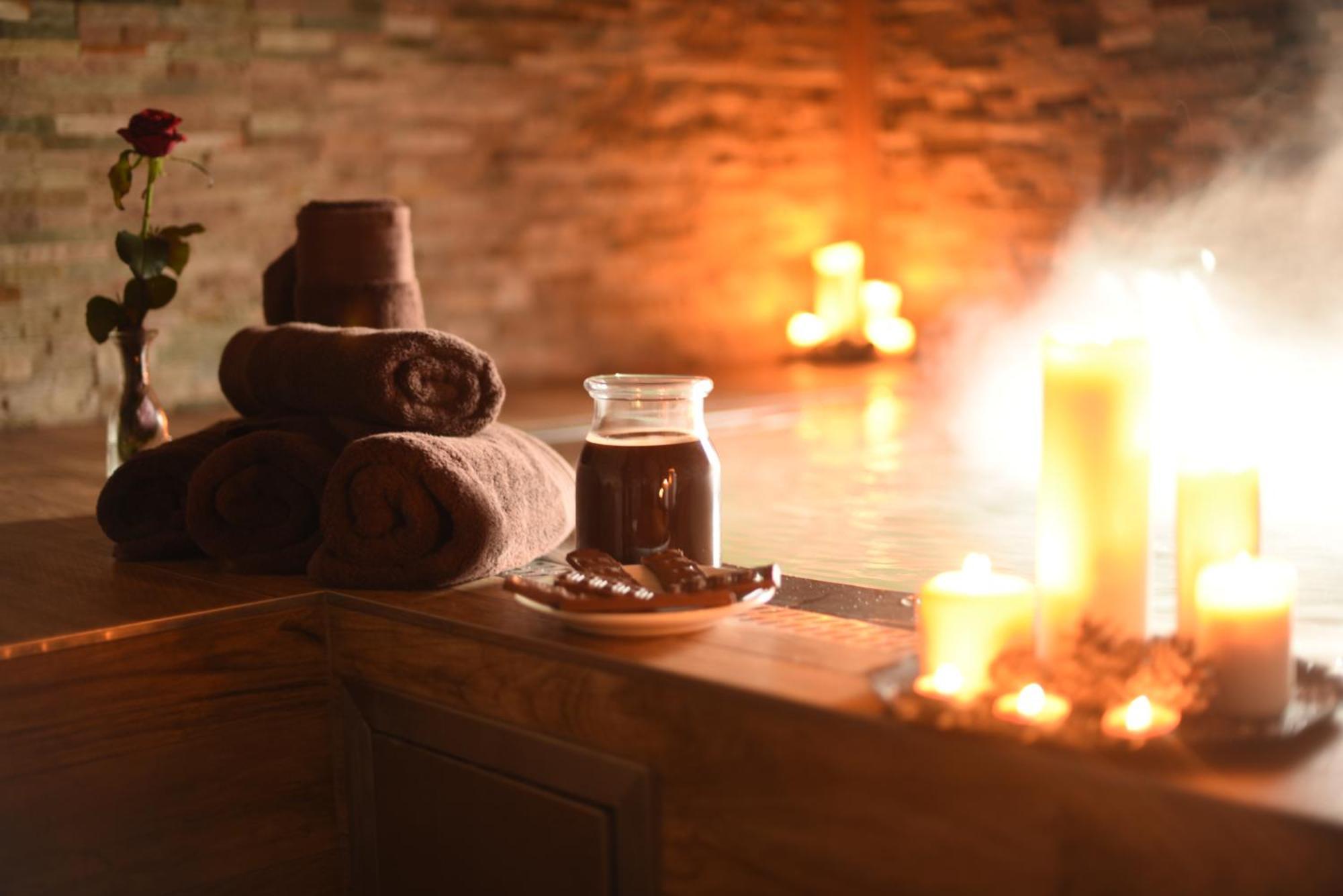 Hotel & Spa **** Kasztel Uniejow Luaran gambar