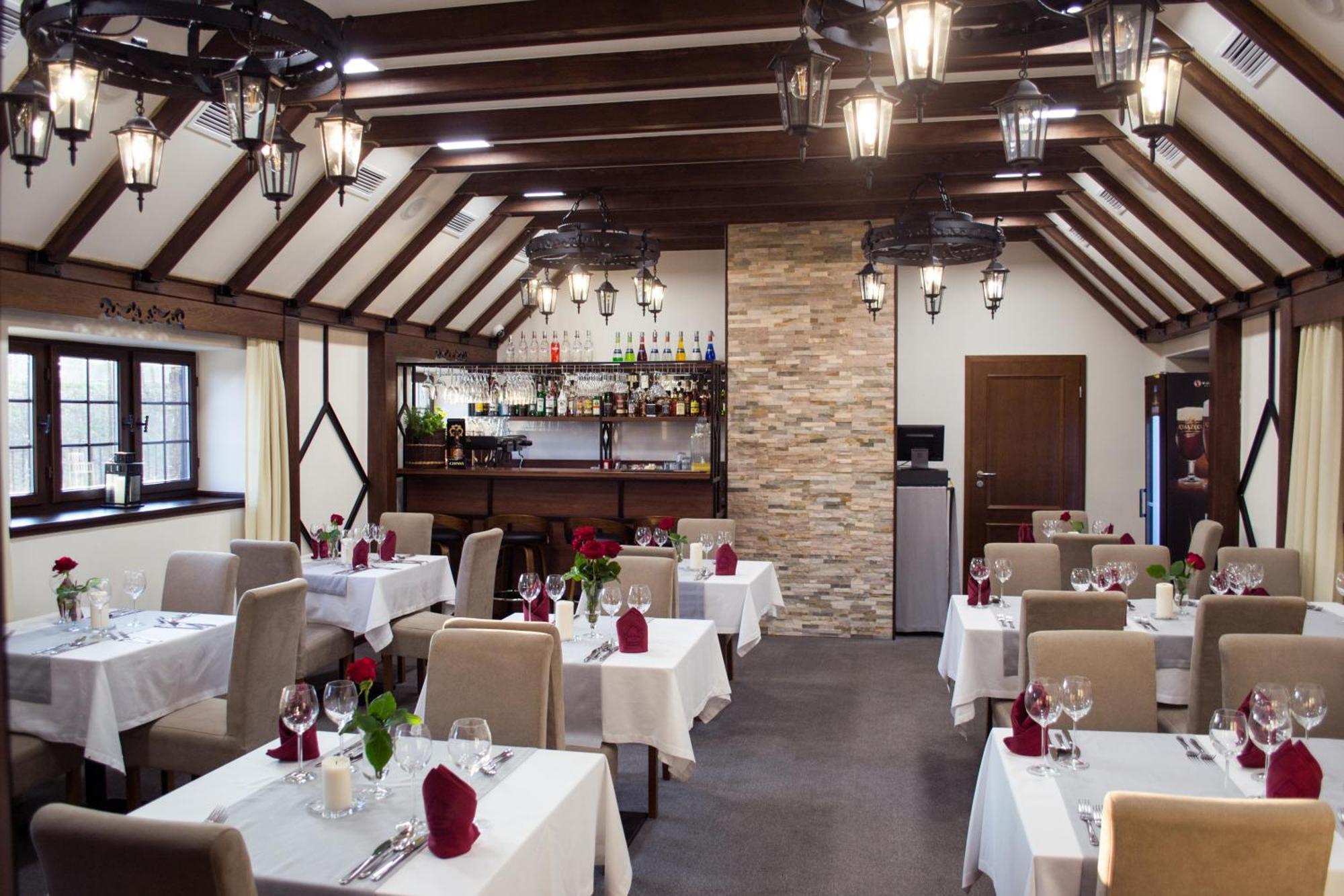 Hotel & Spa **** Kasztel Uniejow Luaran gambar