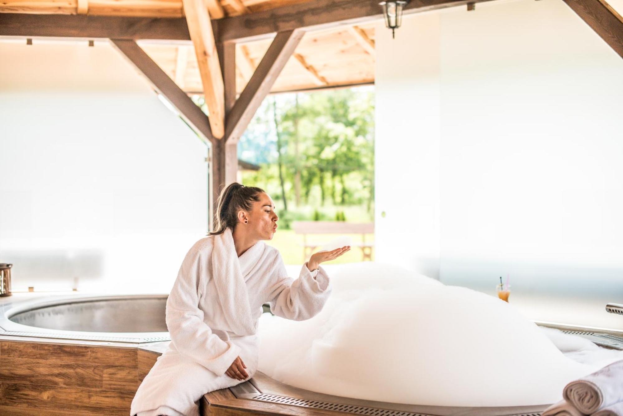 Hotel & Spa **** Kasztel Uniejow Luaran gambar
