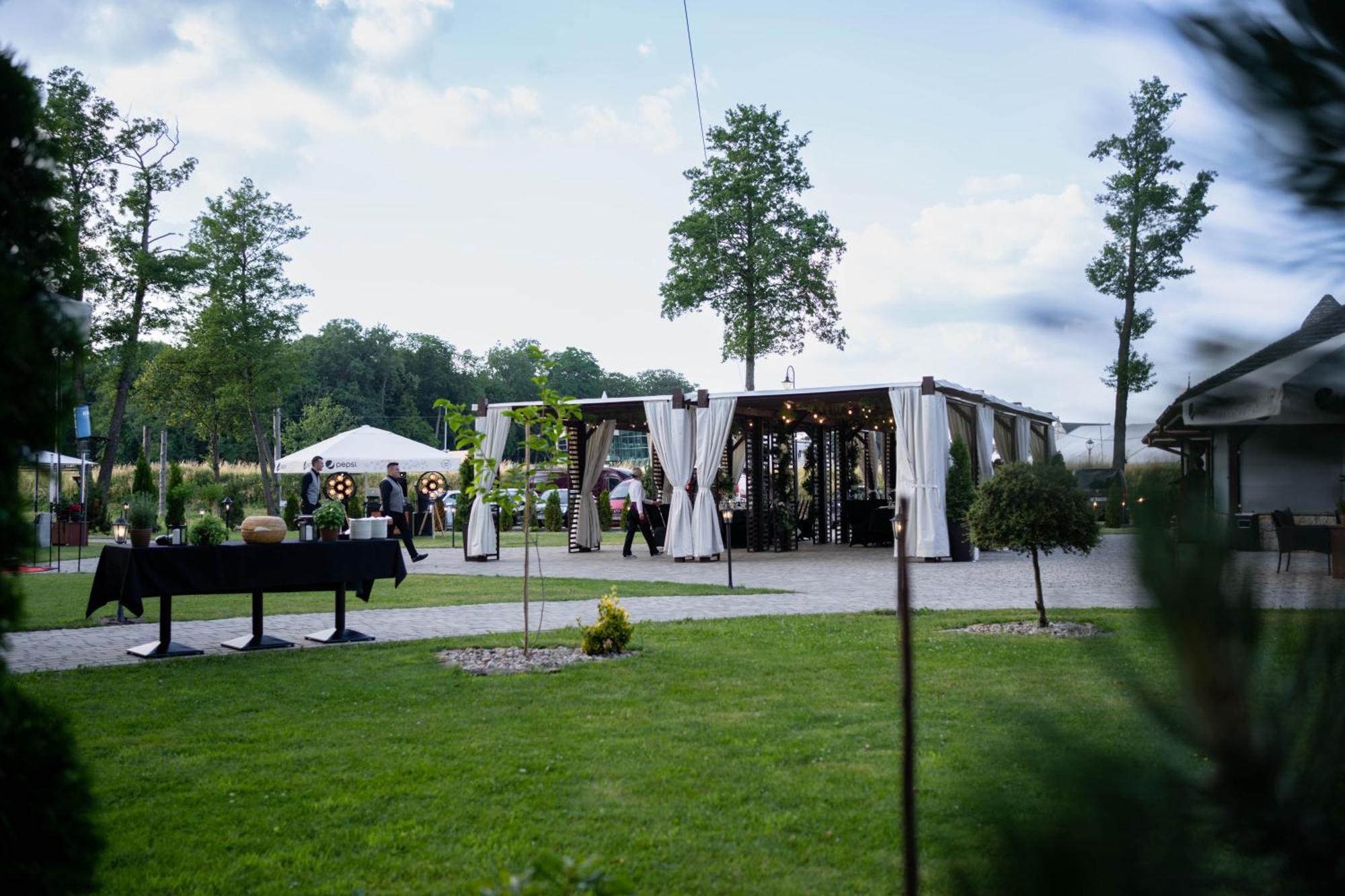 Hotel & Spa **** Kasztel Uniejow Luaran gambar