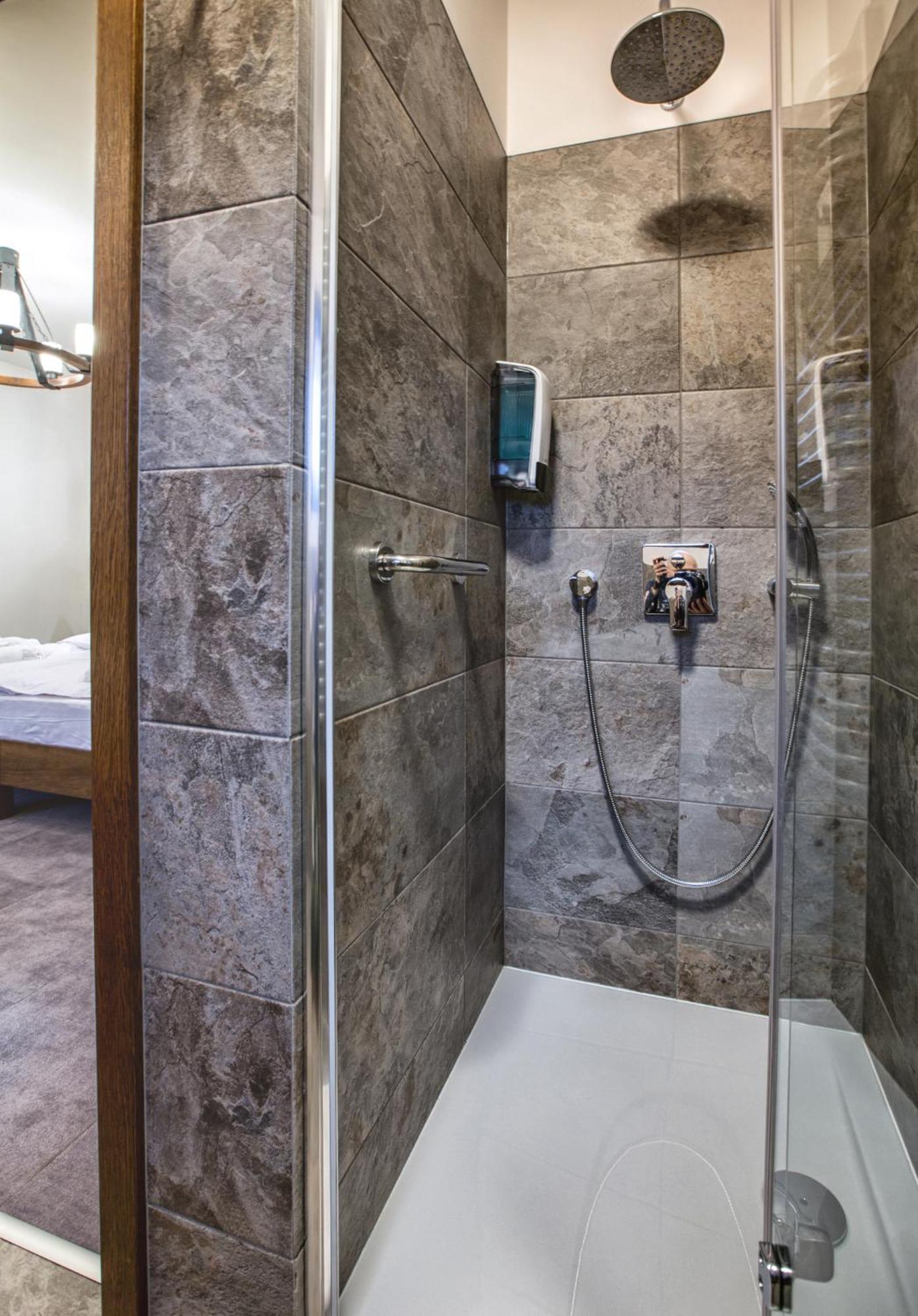 Hotel & Spa **** Kasztel Uniejow Luaran gambar