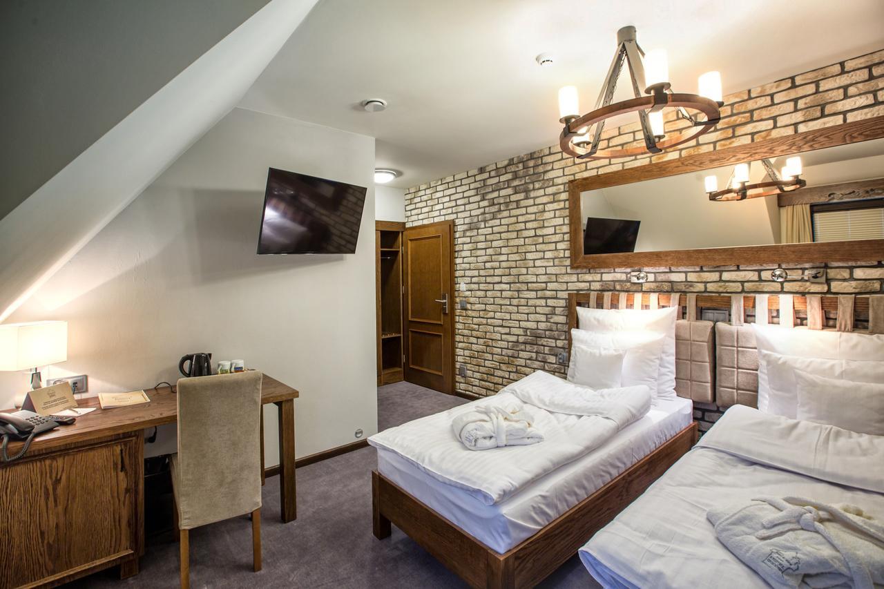 Hotel & Spa **** Kasztel Uniejow Luaran gambar
