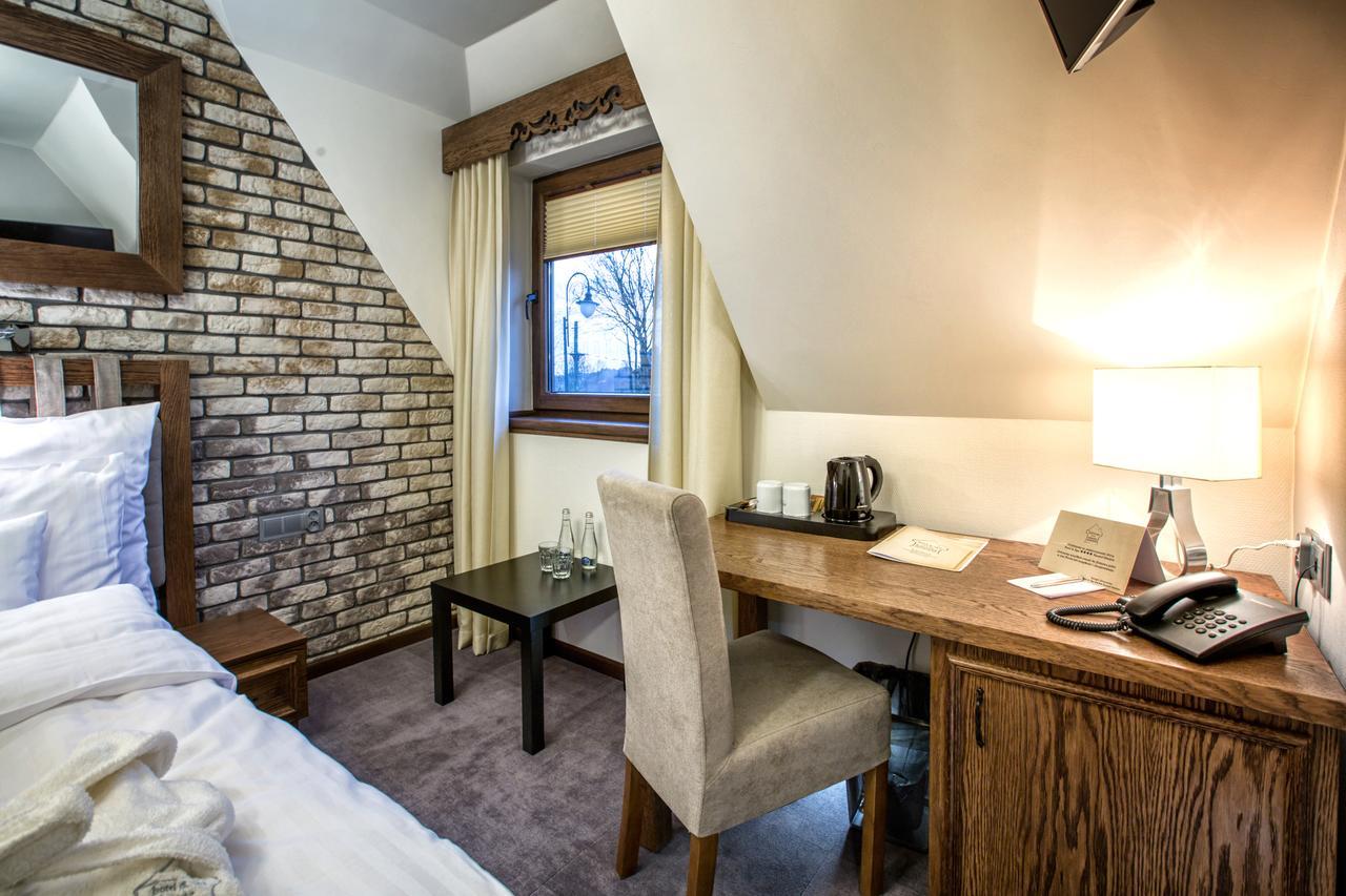 Hotel & Spa **** Kasztel Uniejow Luaran gambar