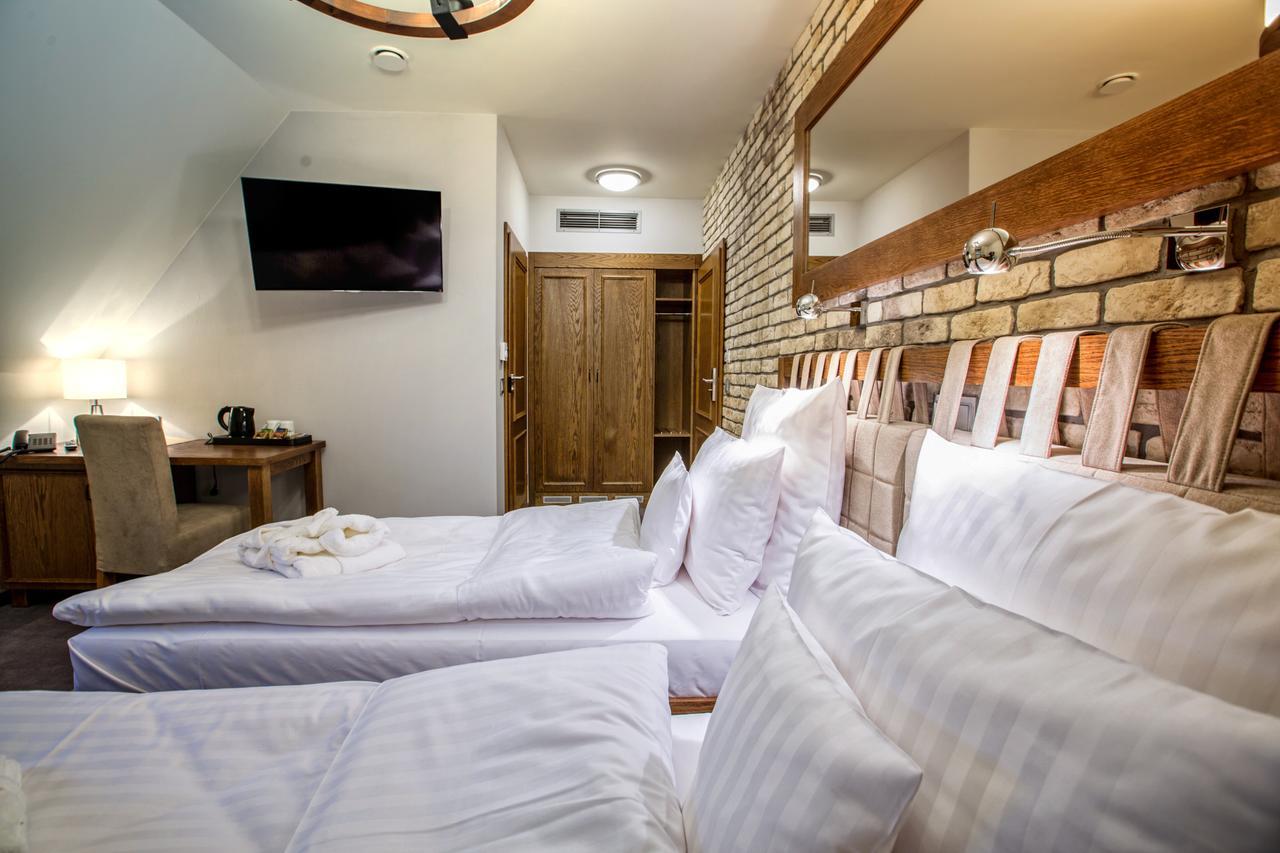 Hotel & Spa **** Kasztel Uniejow Luaran gambar