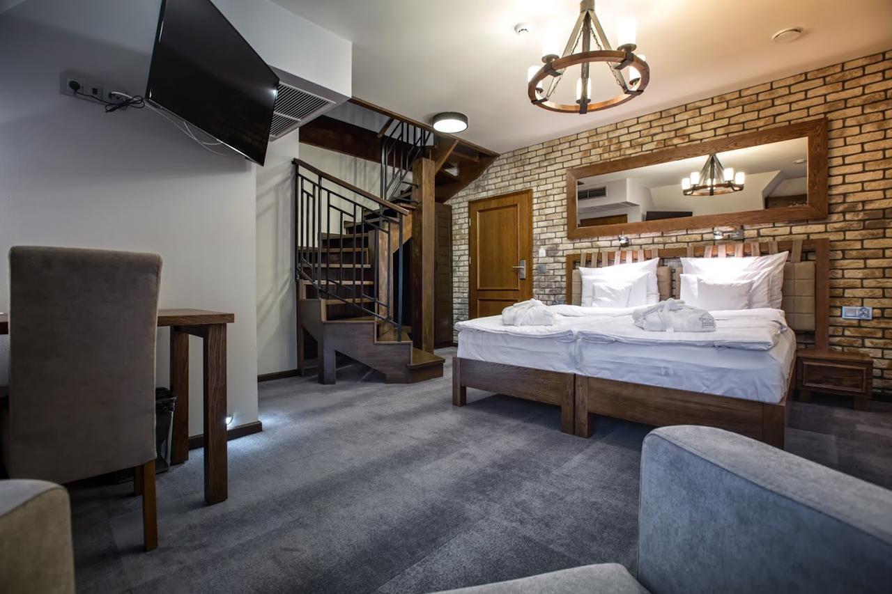 Hotel & Spa **** Kasztel Uniejow Bilik gambar