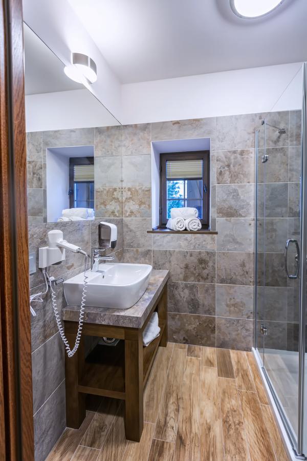Hotel & Spa **** Kasztel Uniejow Luaran gambar