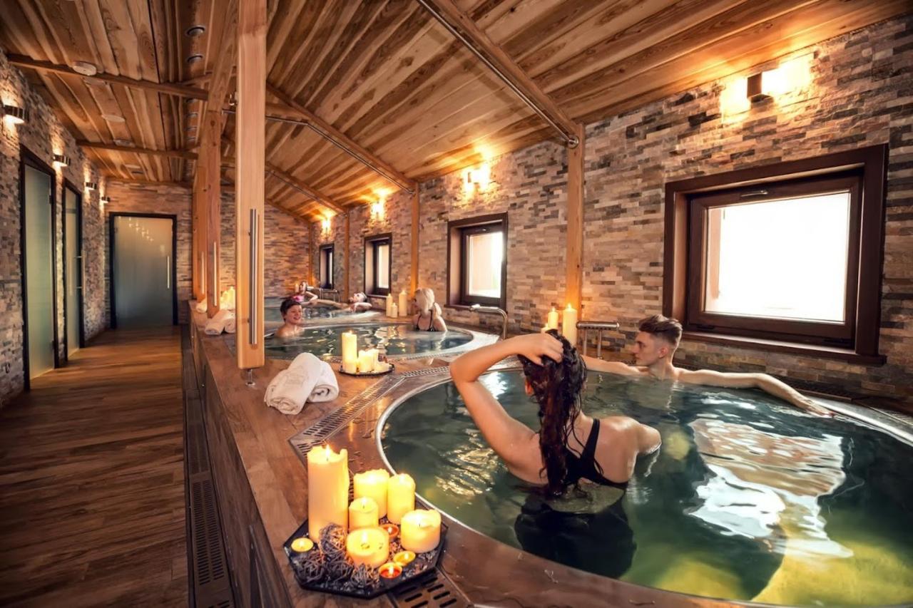 Hotel & Spa **** Kasztel Uniejow Luaran gambar